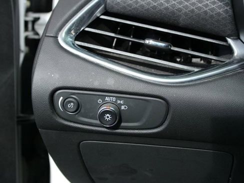 Used 2017 Chevrolet Malibu LT image 13