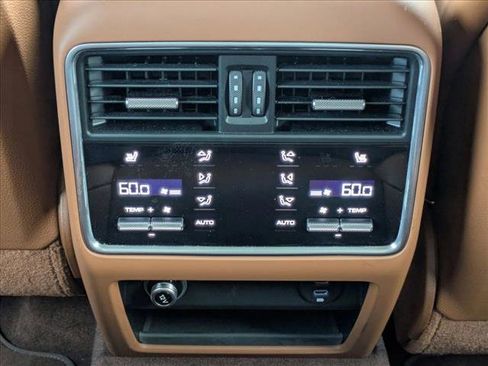 Used 2021 Porsche Cayenne Turbo image 18