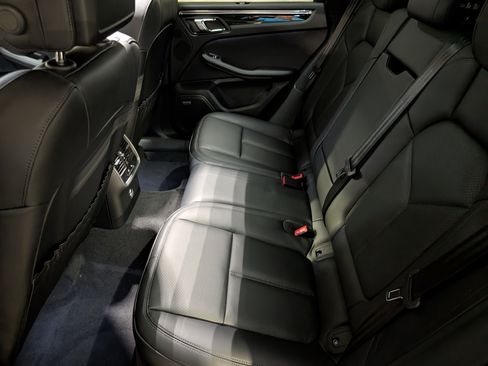 New 2026 Porsche Macan image 22