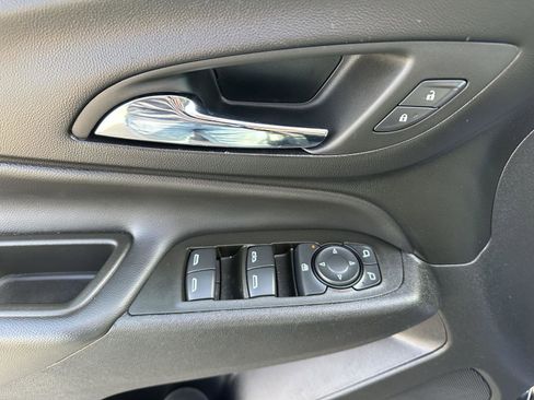Used 2024 Chevrolet Equinox LT image 19