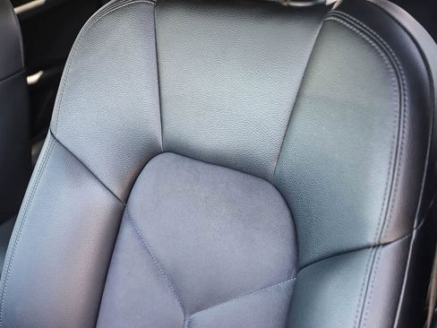 Used 2020 Porsche Macan AWD/4WD image 30