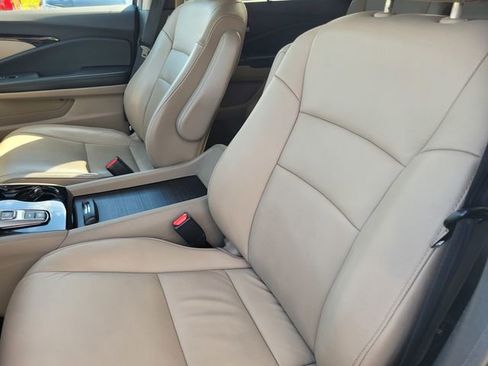 Used 2016 Honda Pilot Touring image 11