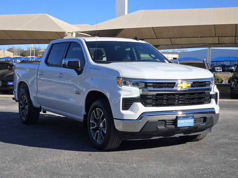 Certified 2022 Chevrolet Silverado 1500 LT image 2