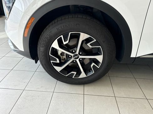 Used 2025 Kia Sportage EX w/ Premium Package AWD/4WD image 15