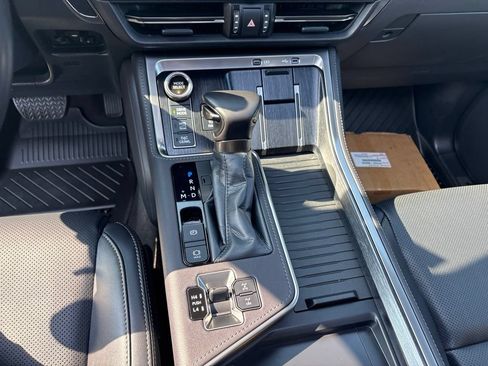 Certified 2026 Lexus GX 550 AWD/4WD image 16