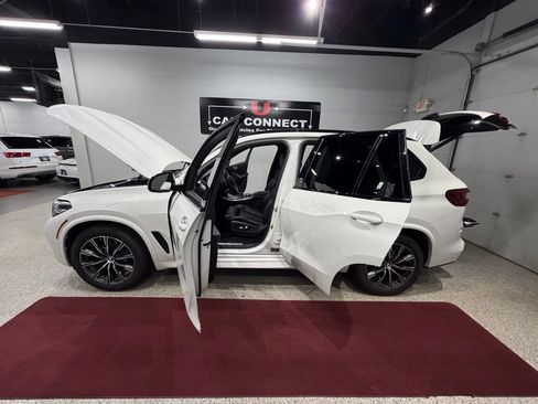 Used 2021 BMW X5 xDrive40i w/ M Sport Package AWD/4WD image 57