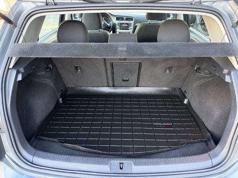 Used 2017 Volkswagen Golf S image 7