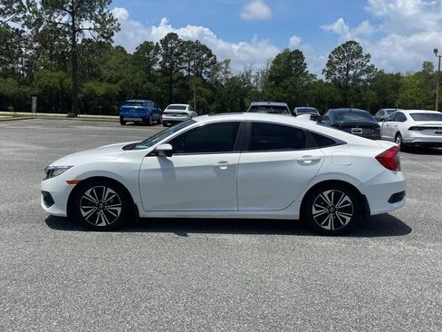 Used 2018 Honda Civic EX-L image 3
