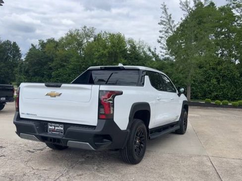 New 2025 Chevrolet Silverado EV LT image 8