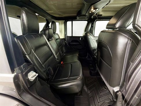 Used 2022 Jeep Wrangler Unlimited Sahara w/ Cold Weather Group image 27