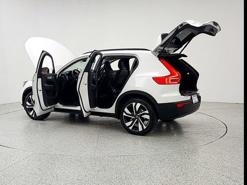 Used 2023 Volvo XC40 B5 Ultimate w/ Climate Package AWD/4WD image 12