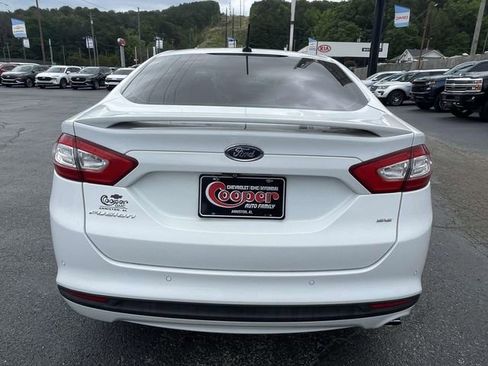 Used 2016 Ford Fusion SE FWD image 3