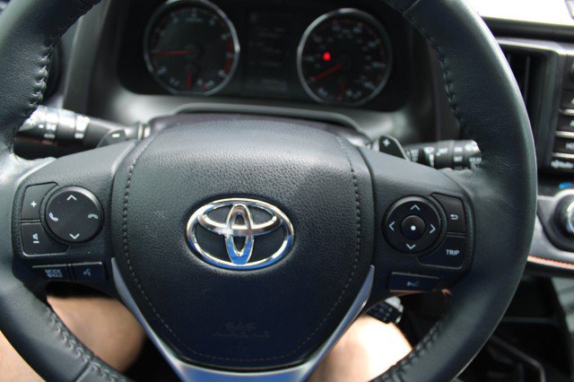 Used 2017 Toyota RAV4 SE FWD image 26