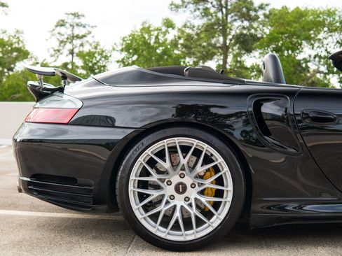 Used 2005 Porsche 911 Turbo AWD/4WD image 32