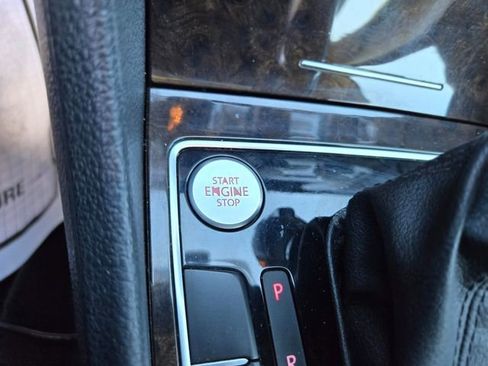 Used 2014 Volkswagen Passat 1.8T SEL Premium image 28