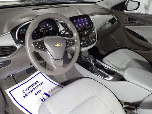 Used 2022 Chevrolet Malibu LT image 8