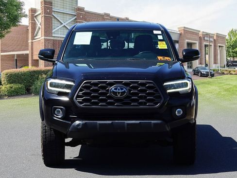 Used 2021 Toyota Tacoma TRD Off-Road w/ TRD Premium Off Road Package AWD/4WD image 2