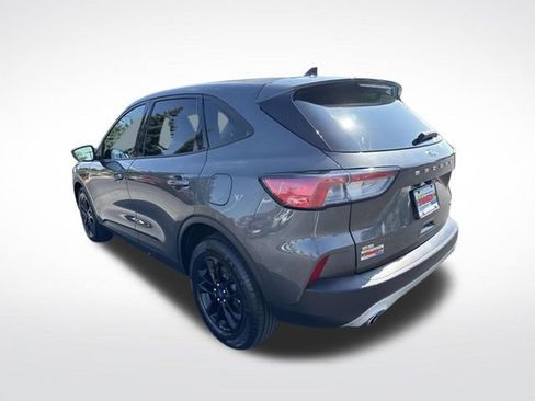 Used 2020 Ford Escape SE Sport image 3