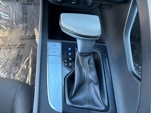 Used 2024 Hyundai Elantra SE image 28