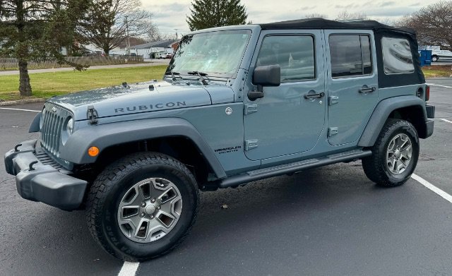 Used 2015 Jeep Wrangler Unlimited Rubicon w/ Connectivity Group AWD/4WD image 16