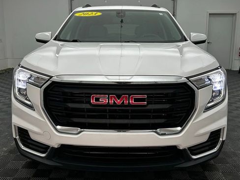 Used 2023 GMC Terrain SLE w/ Driver Convenience Package image 16