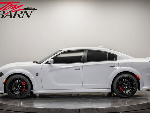 Used 2022 Dodge Charger SRT Hellcat w/ Harman/Kardon Audio Group image 2