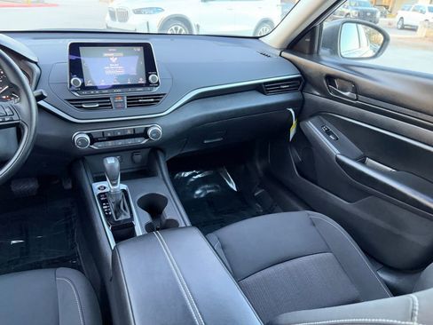 Used 2025 Nissan Altima 2.5 S image 20