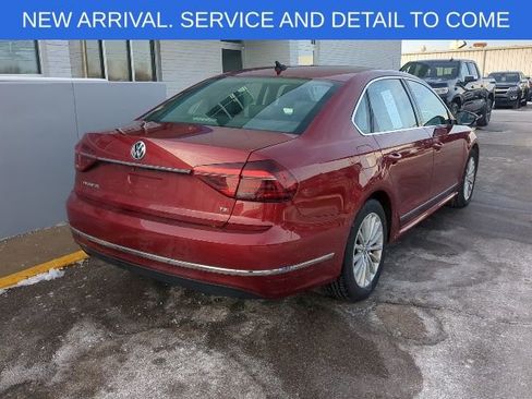 Used 2017 Volkswagen Passat 1.8T SE image 9