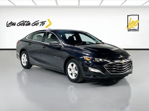 Used 2022 Chevrolet Malibu LS image 3