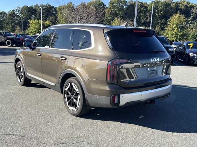 Certified 2024 Kia Telluride EX w/ EX Captain's Chair Package FWD image 7