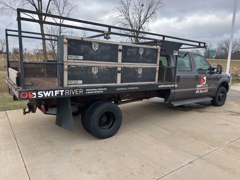 Used 2004 Ford F350 XLT image 3