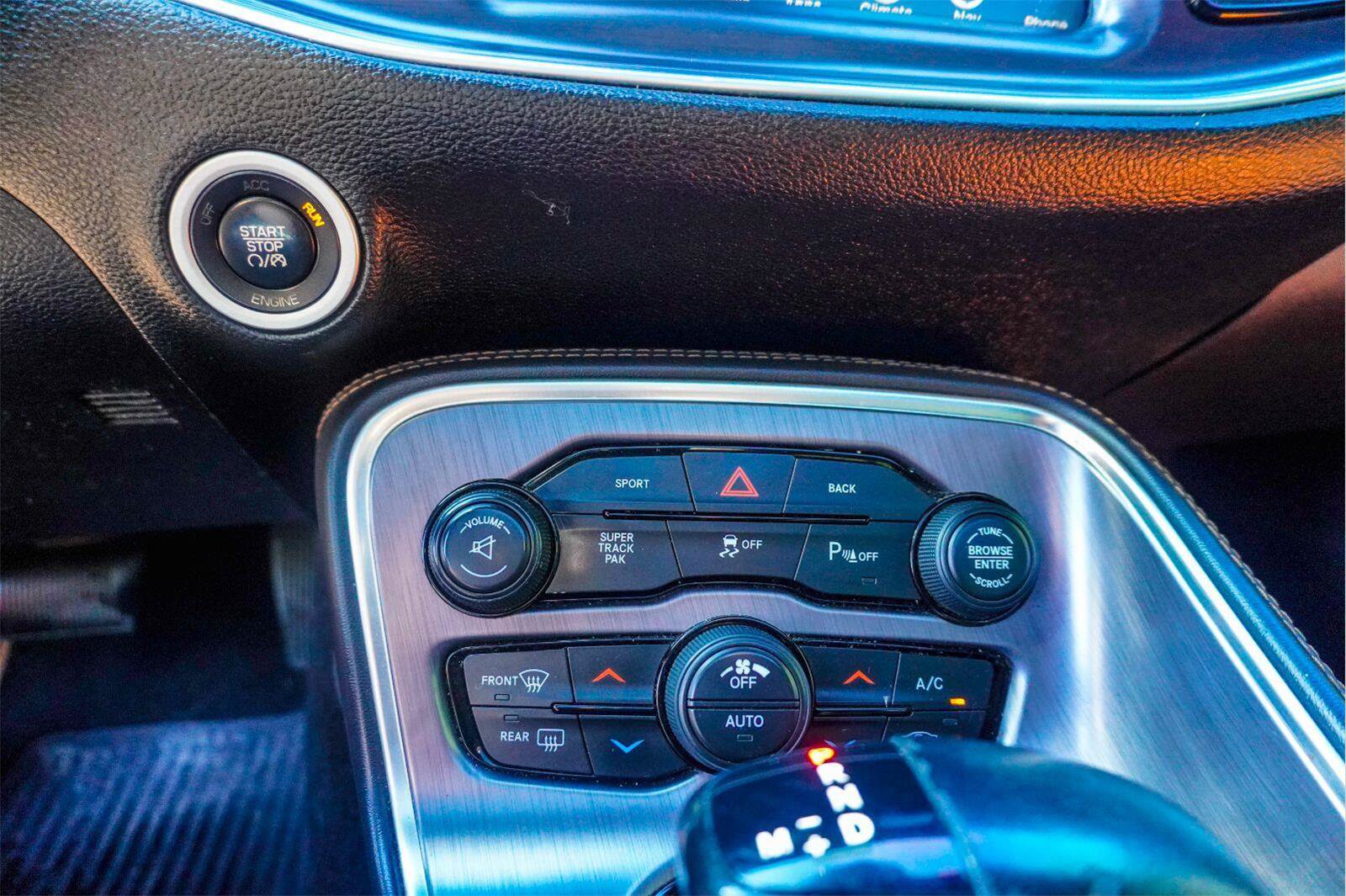 Used 2015 Dodge Challenger R/T Plus RWD image 19