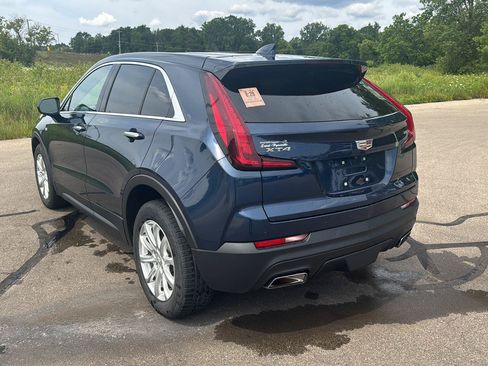 Used 2019 Cadillac XT4 Luxury w/ Trailering Package FWD image 3