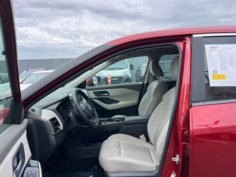 Used 2025 Nissan Rogue SV AWD/4WD image 29