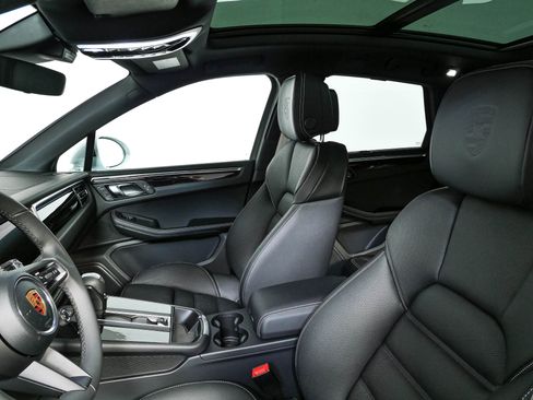New 2026 Porsche Macan S AWD/4WD image 5