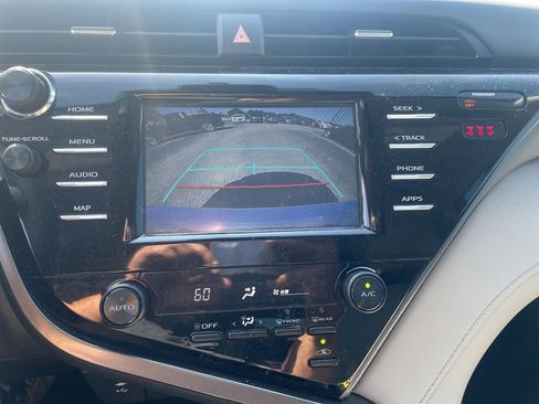 Used 2019 Toyota Camry SE FWD image 22