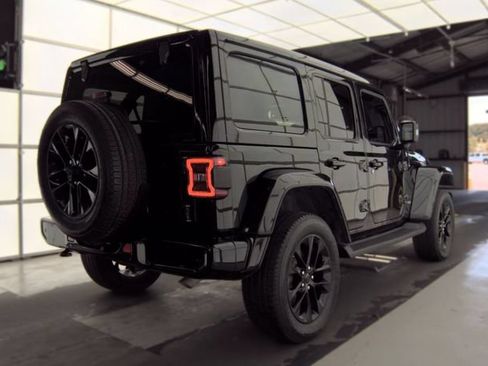 Used 2022 Jeep Wrangler Unlimited Sahara AWD/4WD image 1