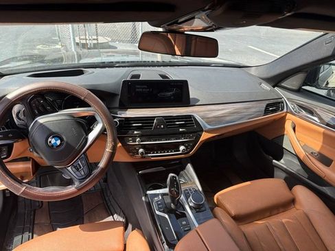 Used 2018 BMW 530i RWD image 10