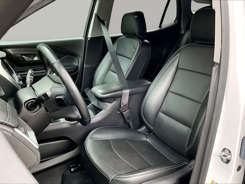 Used 2024 GMC Terrain SLT AWD/4WD image 8