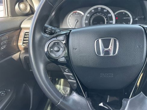 Certified 2017 Honda Accord EX-L image 17