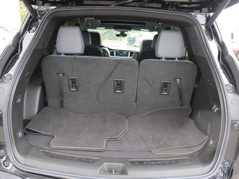 Used 2022 Buick Enclave Premium w/ Experience Buick Package image 23