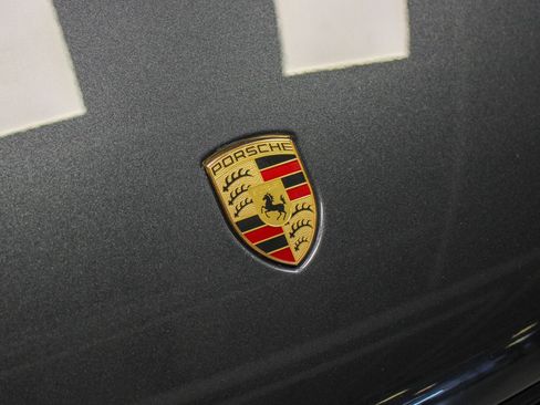 Certified 2025 Porsche Macan image 14