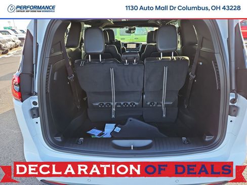 New 2026 Chrysler Pacifica Select image 11