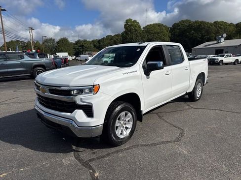 Used 2025 Chevrolet Silverado 1500 LT image 4