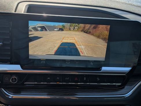 Used 2023 Chevrolet Silverado 1500 LT Trail Boss w/ Convenience Package II image 18