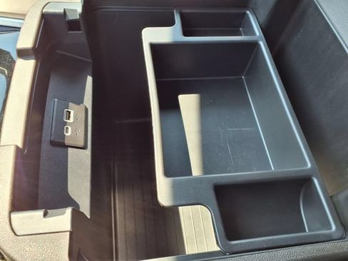 Used 2025 Chevrolet Tahoe LT AWD/4WD image 30