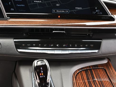 Used 2022 Cadillac Escalade ESV Luxury AWD/4WD image 30