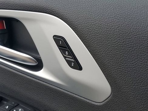 Used 2026 Chrysler Pacifica Limited w/ S Appearance Package FWD image 22