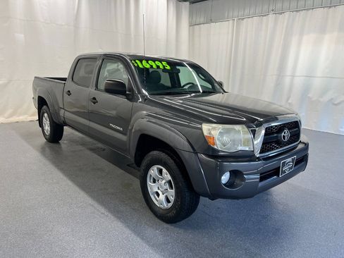 Used 2011 Toyota Tacoma 4x4 Double Cab w/ SR5 Pkg #2 image 3