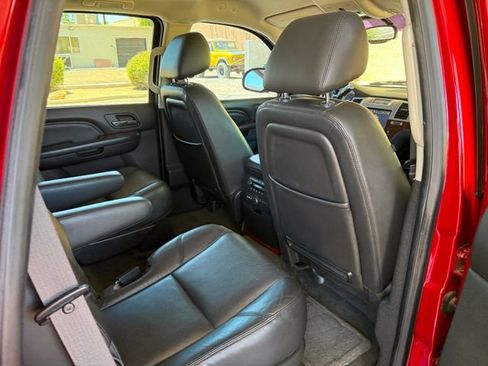 Used 2013 Cadillac Escalade AWD image 32